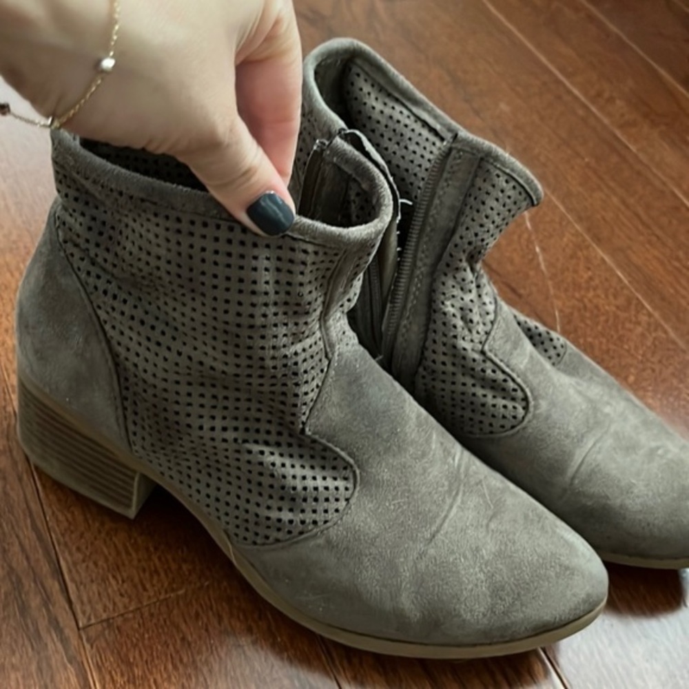 Womens suede gray booties size 7.5